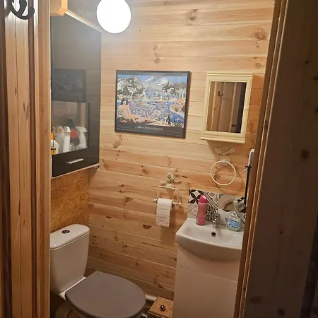 Holiday home Zacisze Caloroczny Swietne